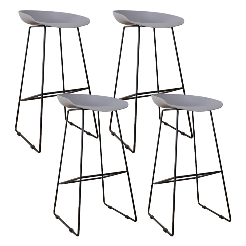 Taburetes de altura de mostrador de metal Glam con taburete de bar con reposapiés para interiores