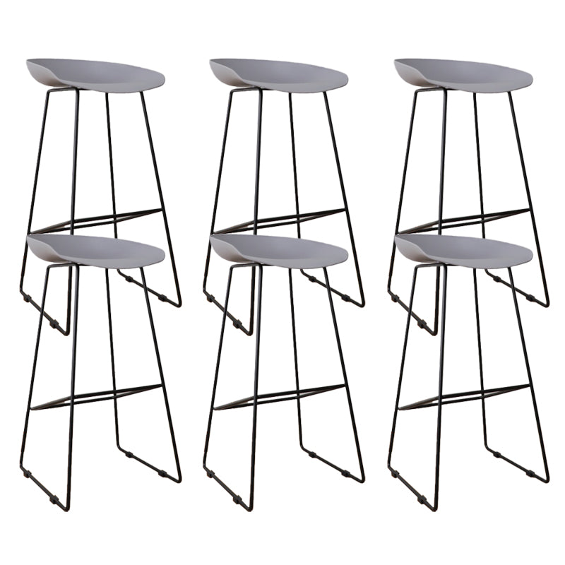 Taburetes de altura de mostrador de metal Glam con taburete de bar con reposapiés para interiores
