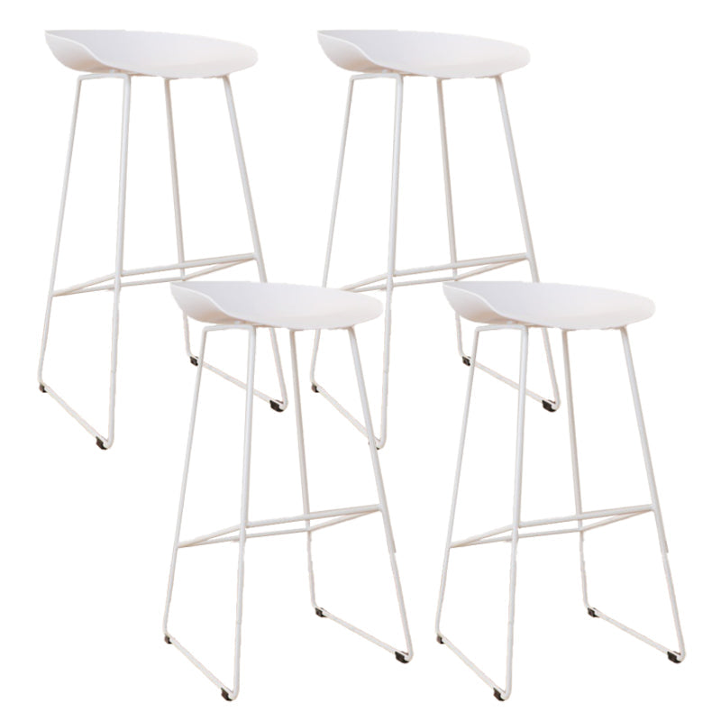 Taburetes de altura de mostrador de metal Glam con taburete de bar con reposapiés para interiores