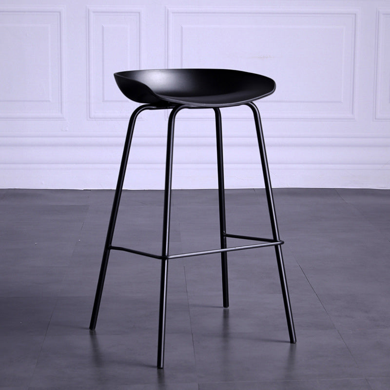 Contemporary Metal Counter Height Stools Low Back Bar Stool with Footrest Clearhalo 'Bar Furniture' 'Bar Stools' 'bar_stools' 'furn' 'furn_bar_stools' 'Furniture' 'Kitchen & Dining Furniture' 6395286