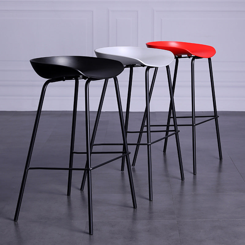 Contemporary Metal Counter Height Stools Low Back Bar Stool with Footrest Clearhalo 'Bar Furniture' 'Bar Stools' 'bar_stools' 'furn' 'furn_bar_stools' 'Furniture' 'Kitchen & Dining Furniture' 6395289