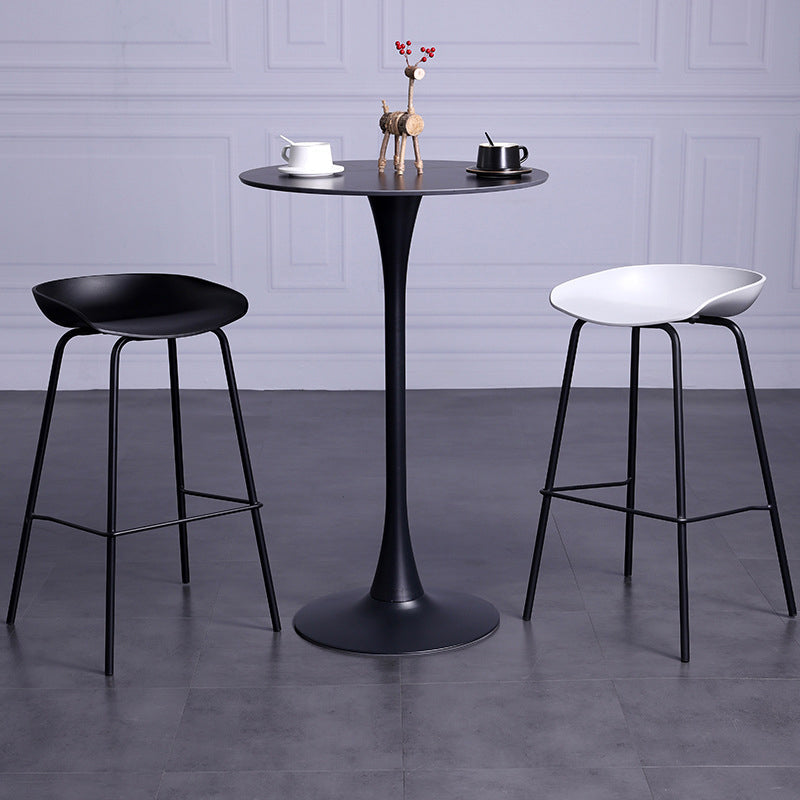 Contemporary Metal Counter Height Stools Low Back Bar Stool with Footrest Clearhalo 'Bar Furniture' 'Bar Stools' 'bar_stools' 'furn' 'furn_bar_stools' 'Furniture' 'Kitchen & Dining Furniture' 6395291