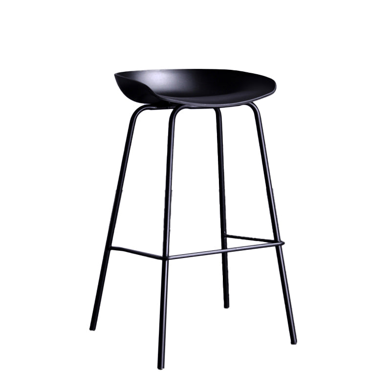 Contemporary Metal Counter Height Stools Low Back Bar Stool with Footrest Clearhalo 'Bar Furniture' 'Bar Stools' 'bar_stools' 'furn' 'furn_bar_stools' 'Furniture' 'Kitchen & Dining Furniture' 6395294