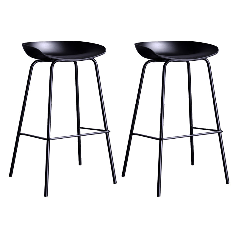 Contemporary Metal Counter Height Stools Low Back Bar Stool with Footrest Black 2 Piece Set Clearhalo 'Bar Furniture' 'Bar Stools' 'bar_stools' 'furn' 'furn_bar_stools' 'Furniture' 'Kitchen & Dining Furniture' 6395295