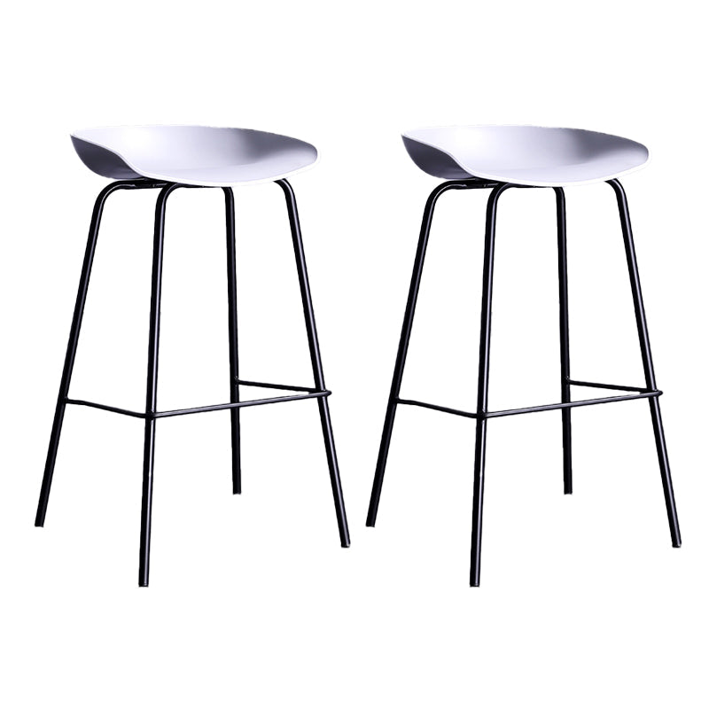 Contemporary Metal Counter Height Stools Low Back Bar Stool with Footrest White 2 Piece Set Clearhalo 'Bar Furniture' 'Bar Stools' 'bar_stools' 'furn' 'furn_bar_stools' 'Furniture' 'Kitchen & Dining Furniture' 6395303