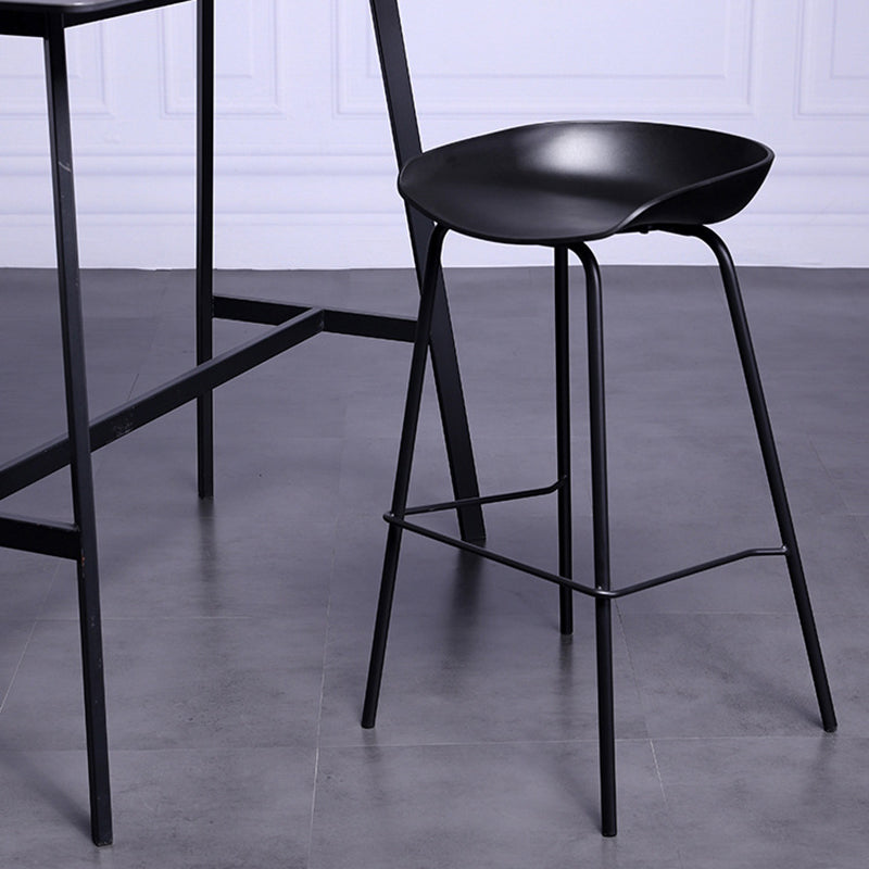 Contemporary Metal Counter Height Stools Low Back Bar Stool with Footrest Clearhalo 'Bar Furniture' 'Bar Stools' 'bar_stools' 'furn' 'furn_bar_stools' 'Furniture' 'Kitchen & Dining Furniture' 6395304