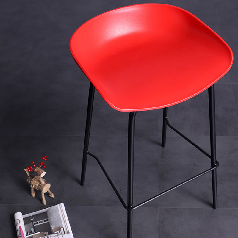 Contemporary Metal Counter Height Stools Low Back Bar Stool with Footrest Clearhalo 'Bar Furniture' 'Bar Stools' 'bar_stools' 'furn' 'furn_bar_stools' 'Furniture' 'Kitchen & Dining Furniture' 6395306