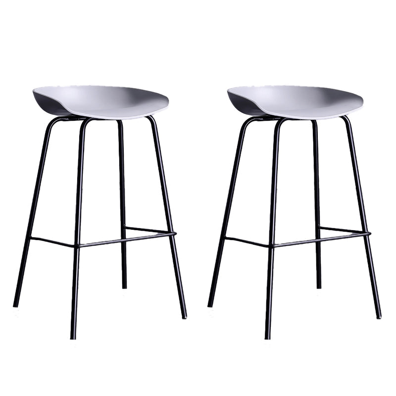 Contemporary Metal Counter Height Stools Low Back Bar Stool with Footrest Grey 2 Piece Set Clearhalo 'Bar Furniture' 'Bar Stools' 'bar_stools' 'furn' 'furn_bar_stools' 'Furniture' 'Kitchen & Dining Furniture' 6395309