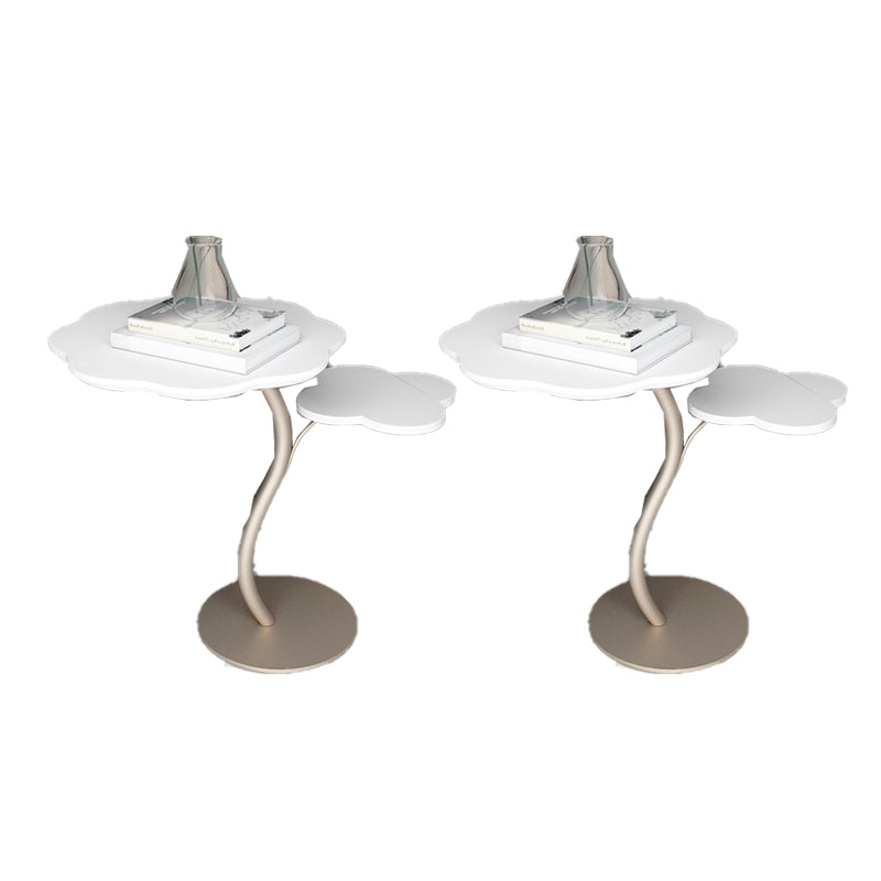 収納台座のサイドテーブルを備えたモダンリビングルームダブルティアラウンド