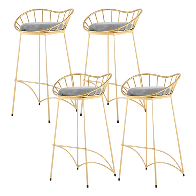 Zeitgenössische Thekenhocker aus Metall, niedrige schwarze Hocker für die Bar