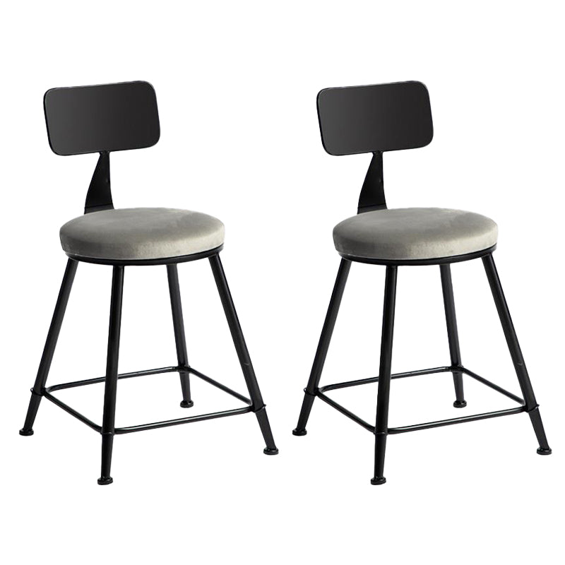 Taburete de bar moderno sin brazos con respaldo, taburete de hierro con cojín de terciopelo para Bar