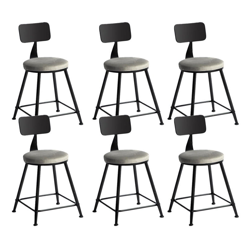 Taburete de bar moderno sin brazos con respaldo, taburete de hierro con cojín de terciopelo para Bar