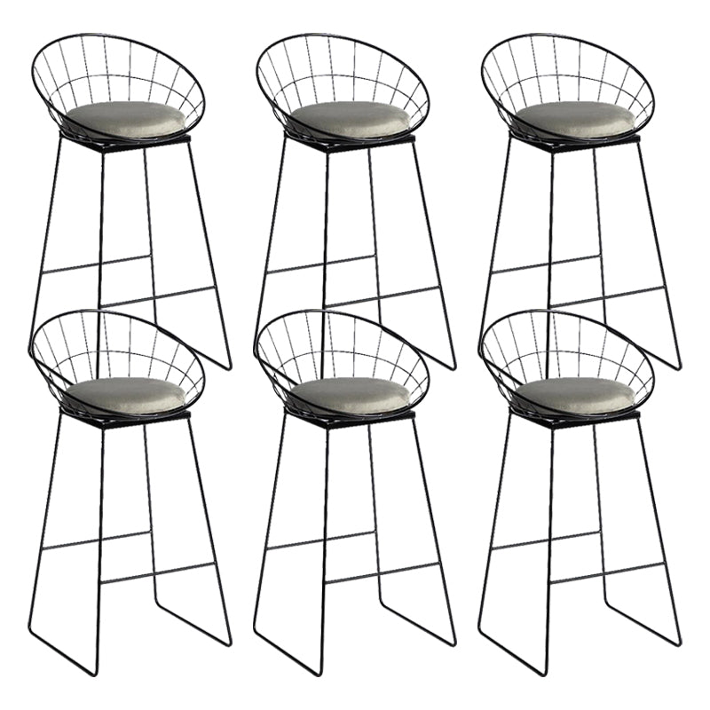 Taburete de bar moderno sin brazos con respaldo, taburete de hierro con cojín de terciopelo para Bar