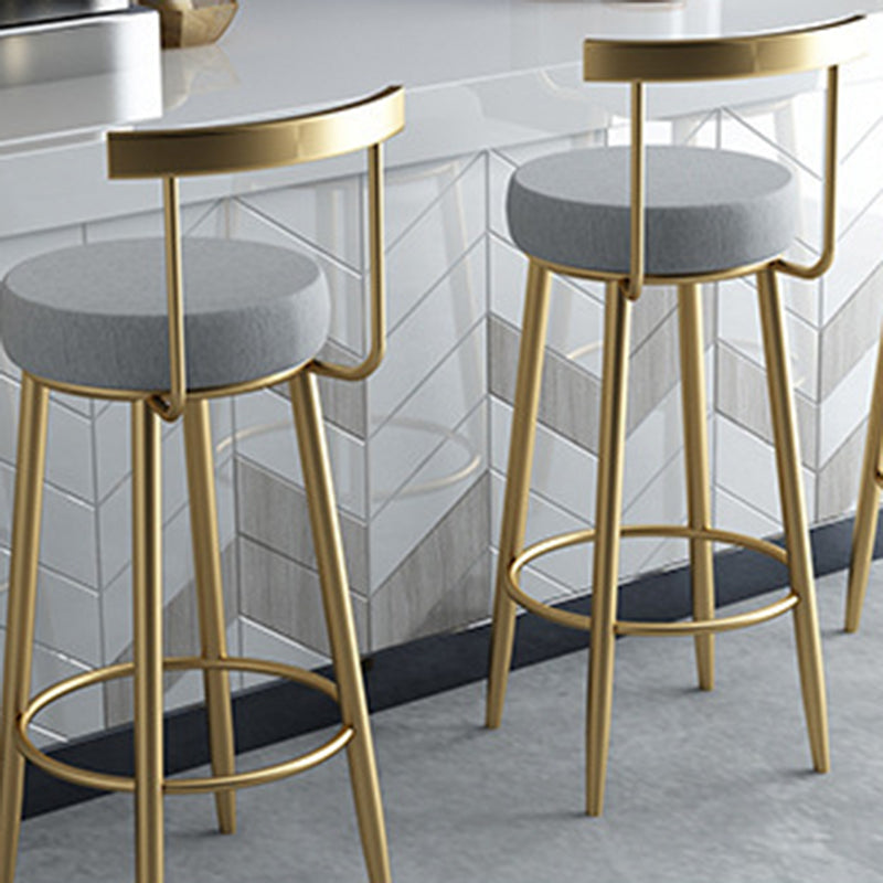Taburete de bar de hierro con respaldo sin brazos Glam, taburete con cojín y pedal para cocina