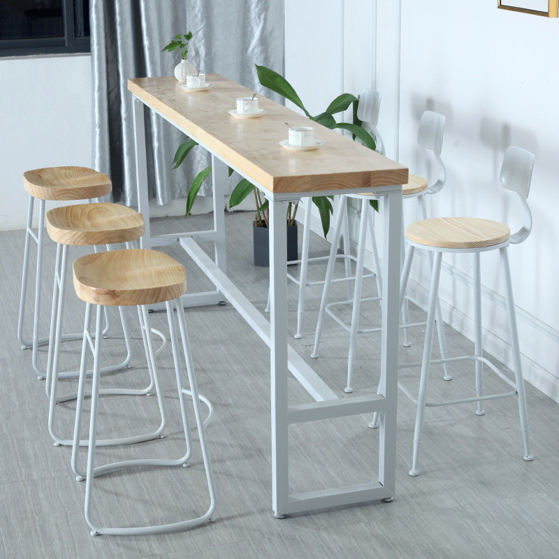 Moderner Bartisch mit Massivholzplatte für das Esszimmer