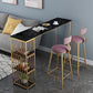Mesa de bar estilo bistró con tapa de mármol sintético Glam y 3 estantes