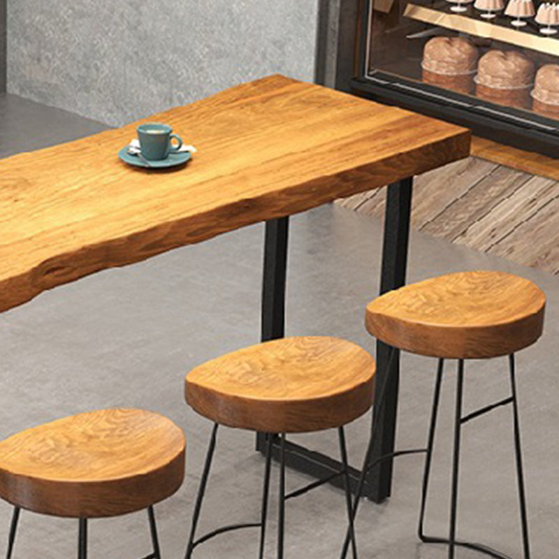 Tavolo industriale da bar con piano in legno massello, tavolo da pub bistrot con base nera