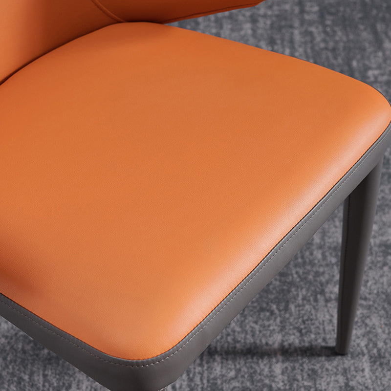 Sillas laterales de brazo de estilo moderno silla de cuero falso con patas de metal para uso en el hogar