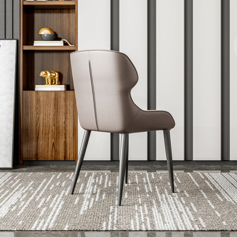 Sillas laterales de brazo de estilo moderno silla de cuero falso con patas de metal para la cocina