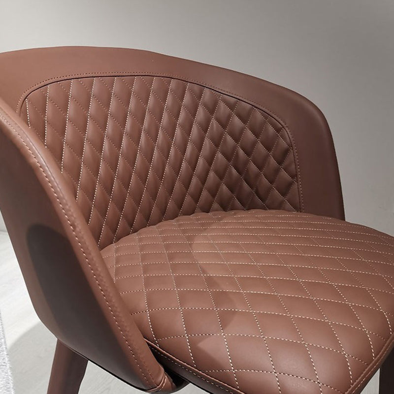 現代のパーソンズの椅子は、金属製の脚のある布張りのダイニングチェア