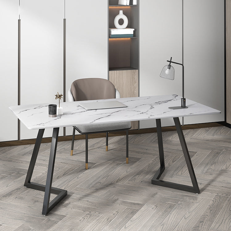 Bureau de bureau en marbre industriel et bureau d'écriture de bureau avec des jambes en métal