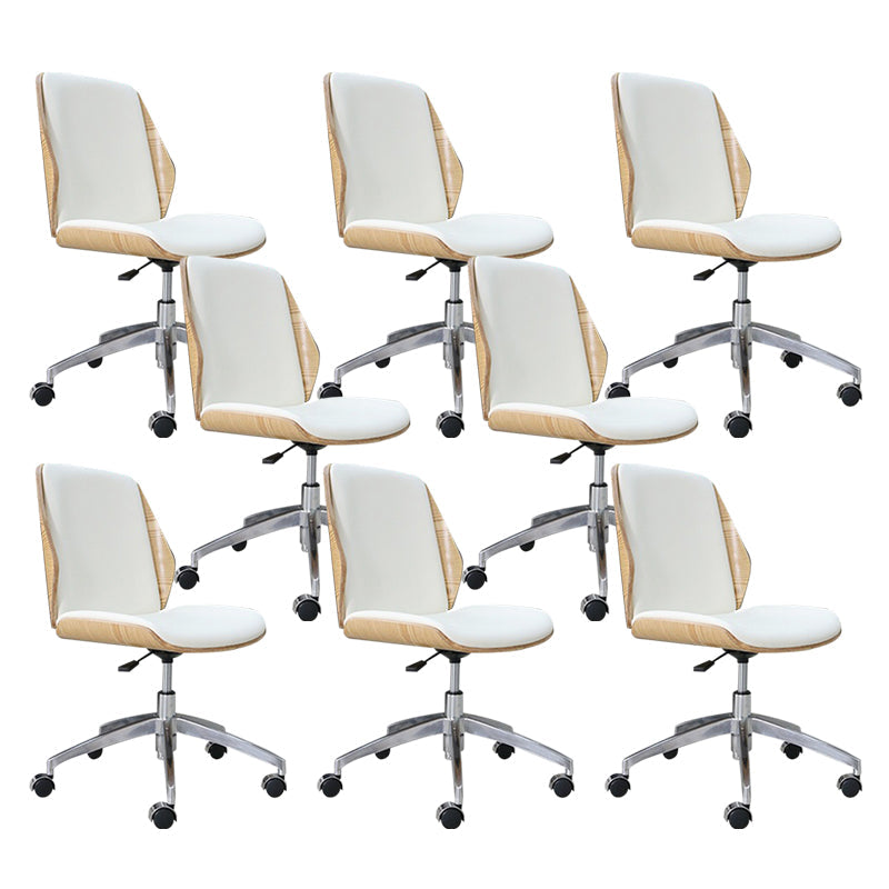 Silla de escritorio moderna Silla de conferencia de madera Silla con respaldo medio con ruedas