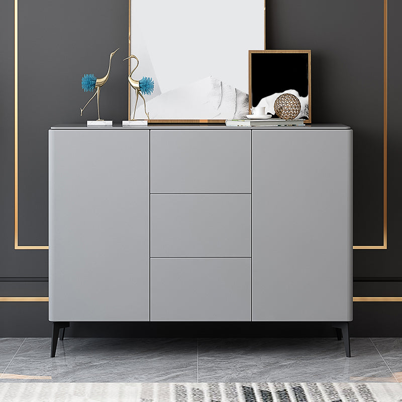 Cuffe da pranzo in legno in stile glam con armadi e cassetti