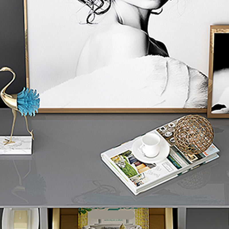 Cuffe da pranzo in legno in stile glam con armadi e cassetti