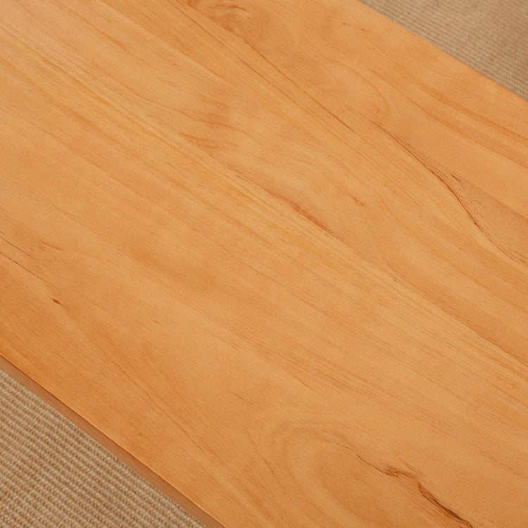 Table basse scandinave avec plateau en bois massif et base en acrylique