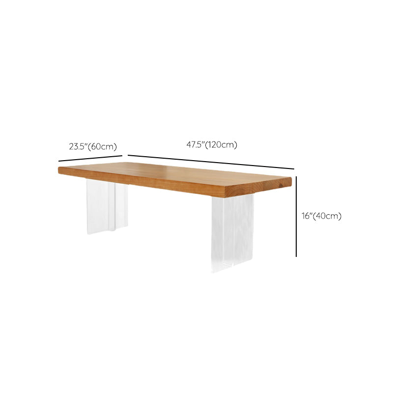 Table basse scandinave avec plateau en bois massif et base en acrylique