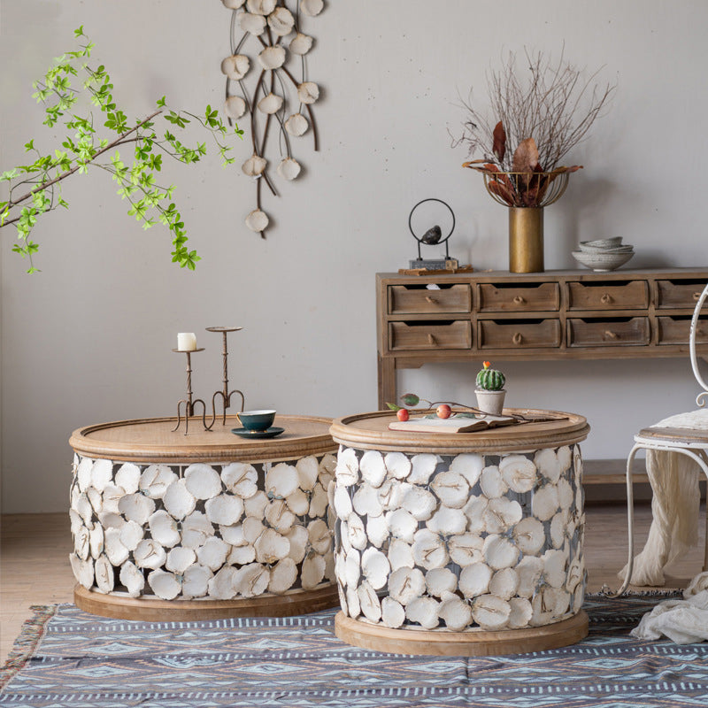 素朴なソリッドウッドラウンドトップトップハンドドラムエンドテーブルと金属ベース