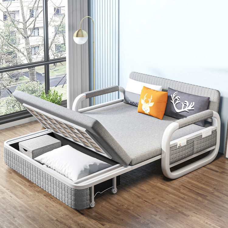 Cuscino incluso divano divano rotondo di bordo rotondo.