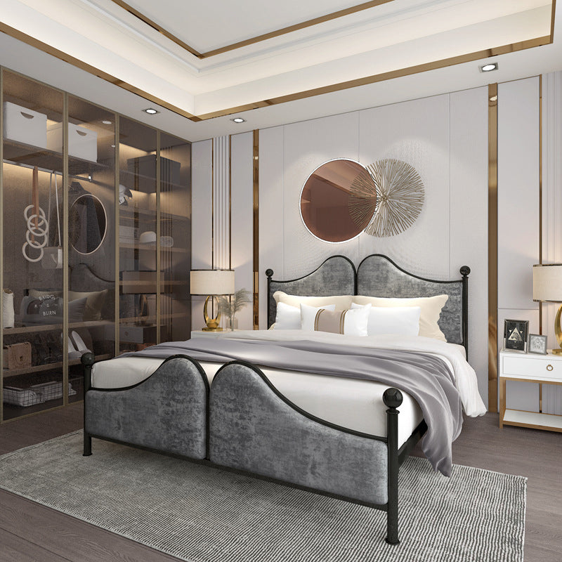 Glam -standaardbed met gestoffeerd hoofdeinde in ijzeren framebed