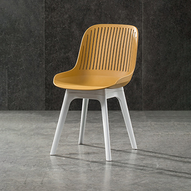 Noordse stijl armloze zijstoelen plastic stoelen met plastic benen voor thuisgebruik