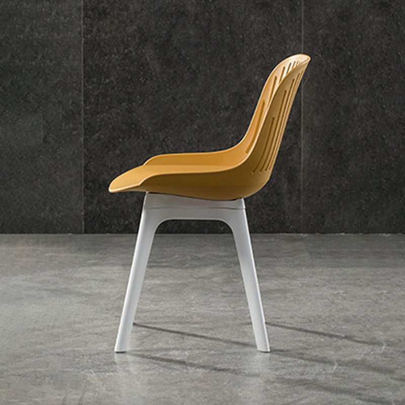 Noordse stijl armloze zijstoelen plastic stoelen met plastic benen voor thuisgebruik