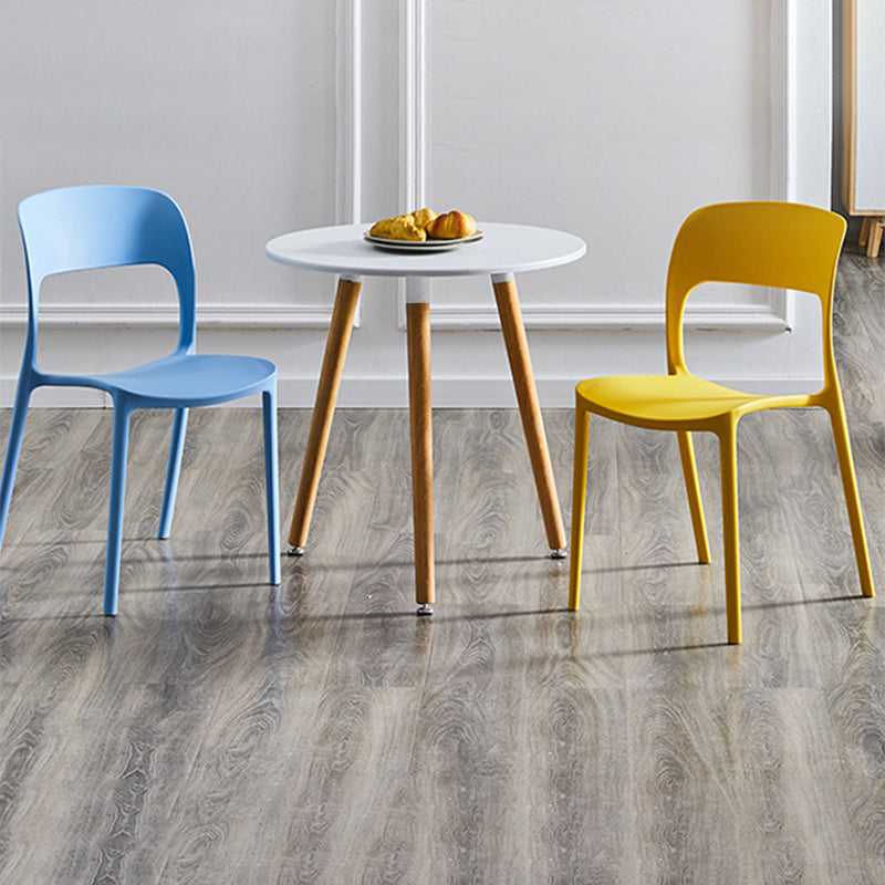 Sedie laterali senza braccia in stile nordico sedie posteriori aperte con gambe di plastica per uso domestico