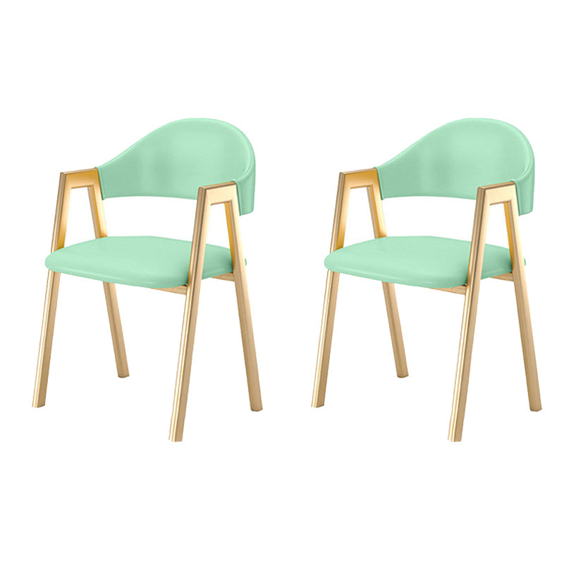 Chaise de salle à manger rembourrée chaise de salle à manger à l'arrière avec des jambes en métal doré