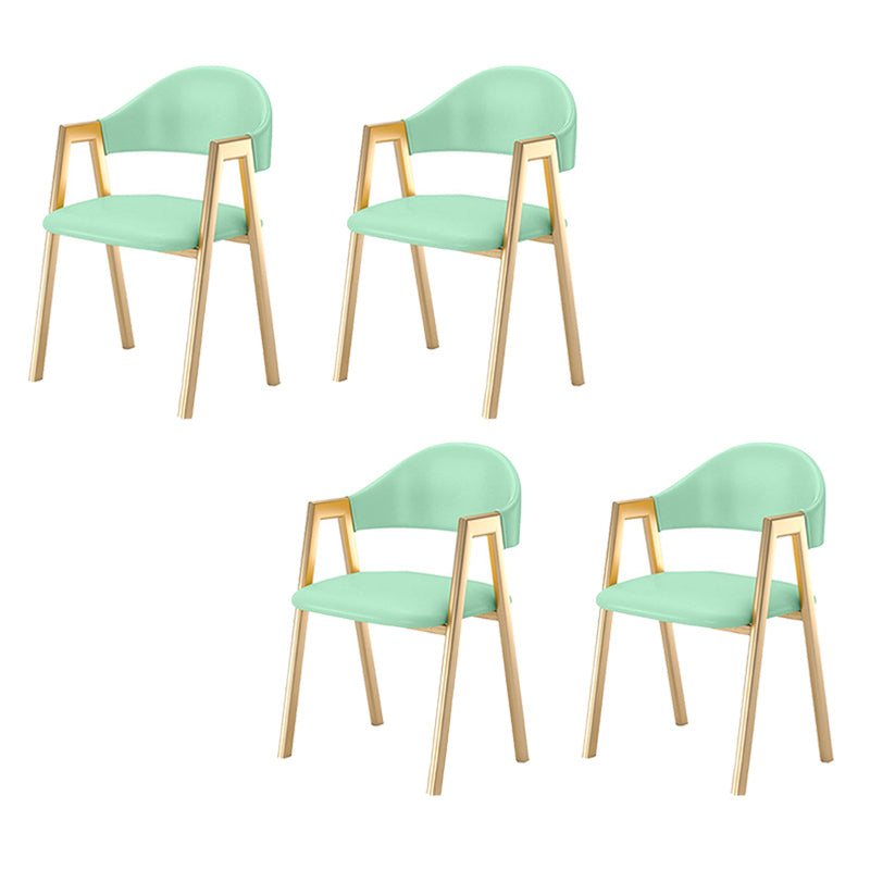 Chaise de salle à manger rembourrée chaise de salle à manger à l'arrière avec des jambes en métal doré