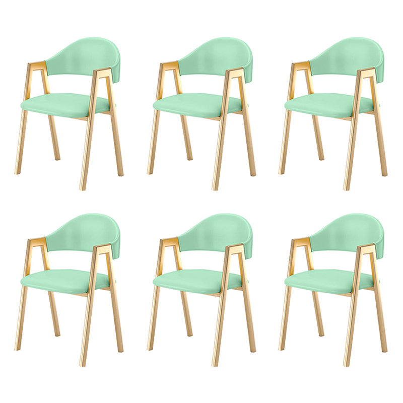 Chaise de salle à manger rembourrée chaise de salle à manger à l'arrière avec des jambes en métal doré
