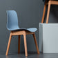 Sedie di plastica in stile nordico sedie laterali senza braccio con gambe in legno per cucina