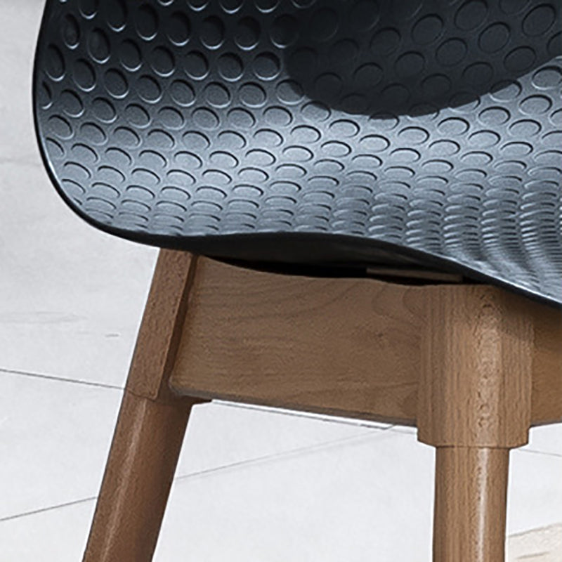 Sedie di plastica in stile nordico sedie laterali senza braccio con gambe in legno per cucina