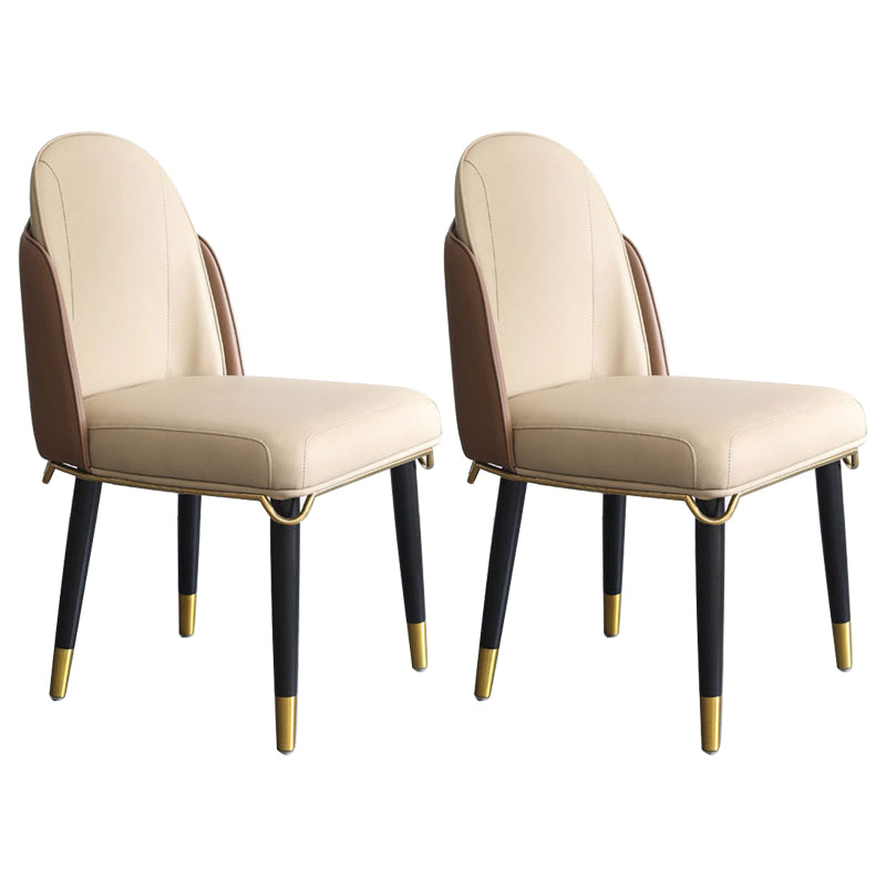 Chaise latéral de style glamour Parsons en cuir en cuir avec des jambes en bois