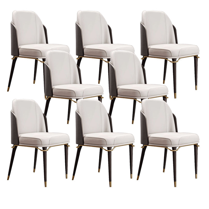 Chaise latéral de style glamour Parsons en cuir en cuir avec des jambes en bois