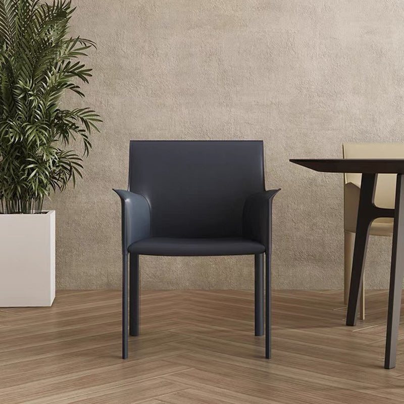 Moderne stijl armstoel leer stevige achterste eetkamerstoel voor thuisgebruik