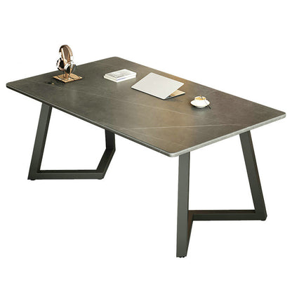 Eigentijdse kantoorbureau antieke afwerking rechthoekige computerbureau