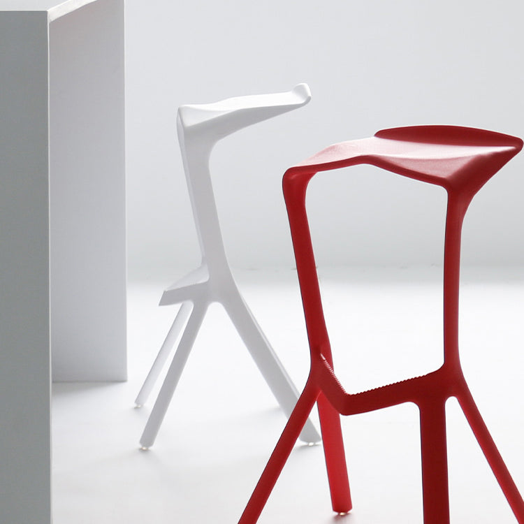 Tabouret de bar en plastique industriel Tabouret de hauteur de bar empilable d'intérieur
