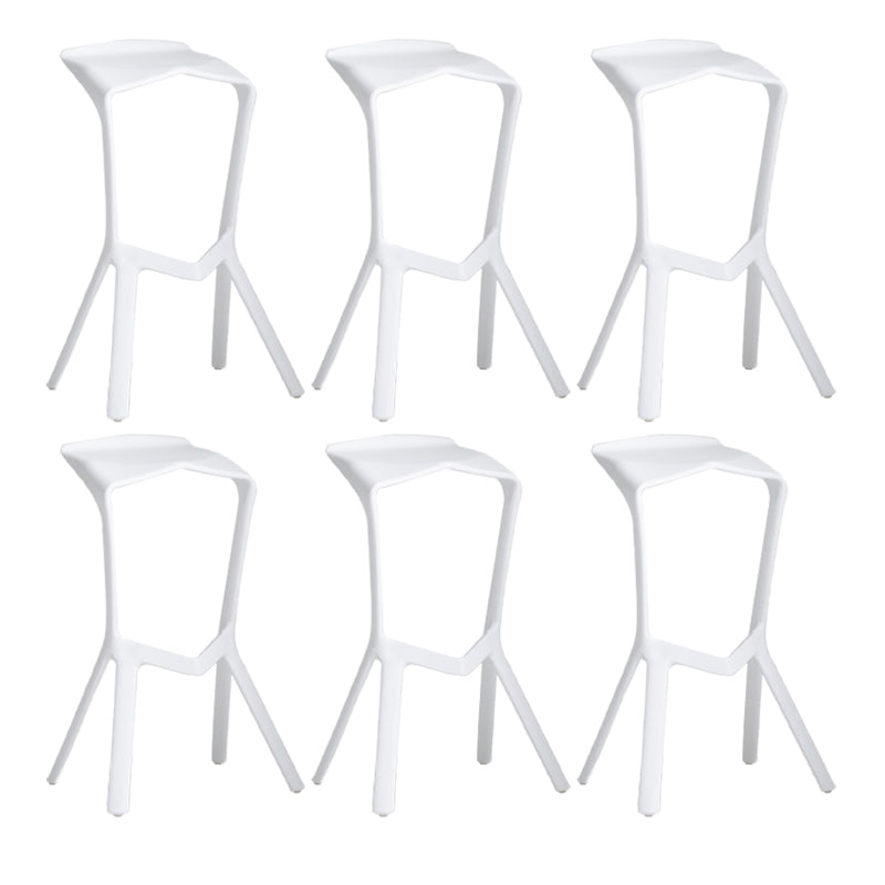 Tabouret de bar en plastique industriel Tabouret de hauteur de bar empilable d'intérieur