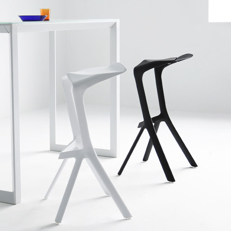 Tabouret de bar en plastique industriel Tabouret de hauteur de bar empilable d'intérieur