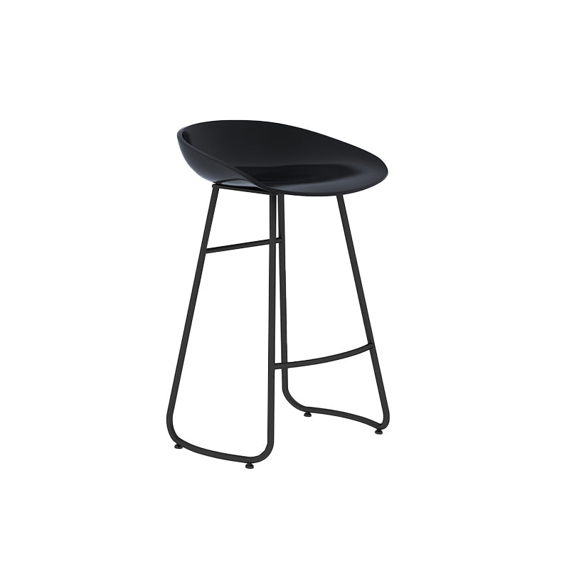 Taburete de bar de metal de estilo moderno, taburete de plástico con respaldo bajo para restaurante