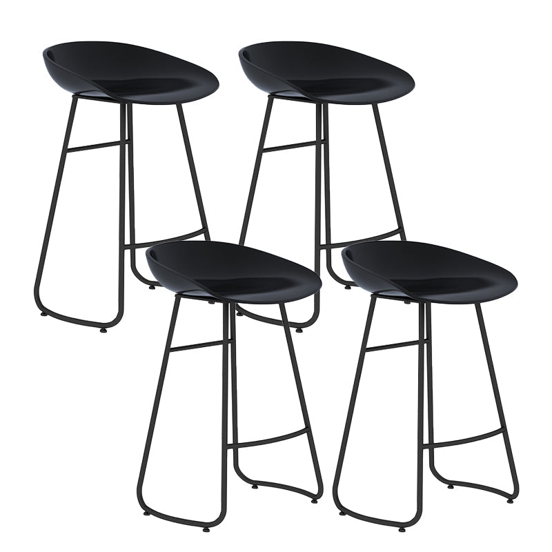 Taburete de bar de metal de estilo moderno, taburete de plástico con respaldo bajo para restaurante